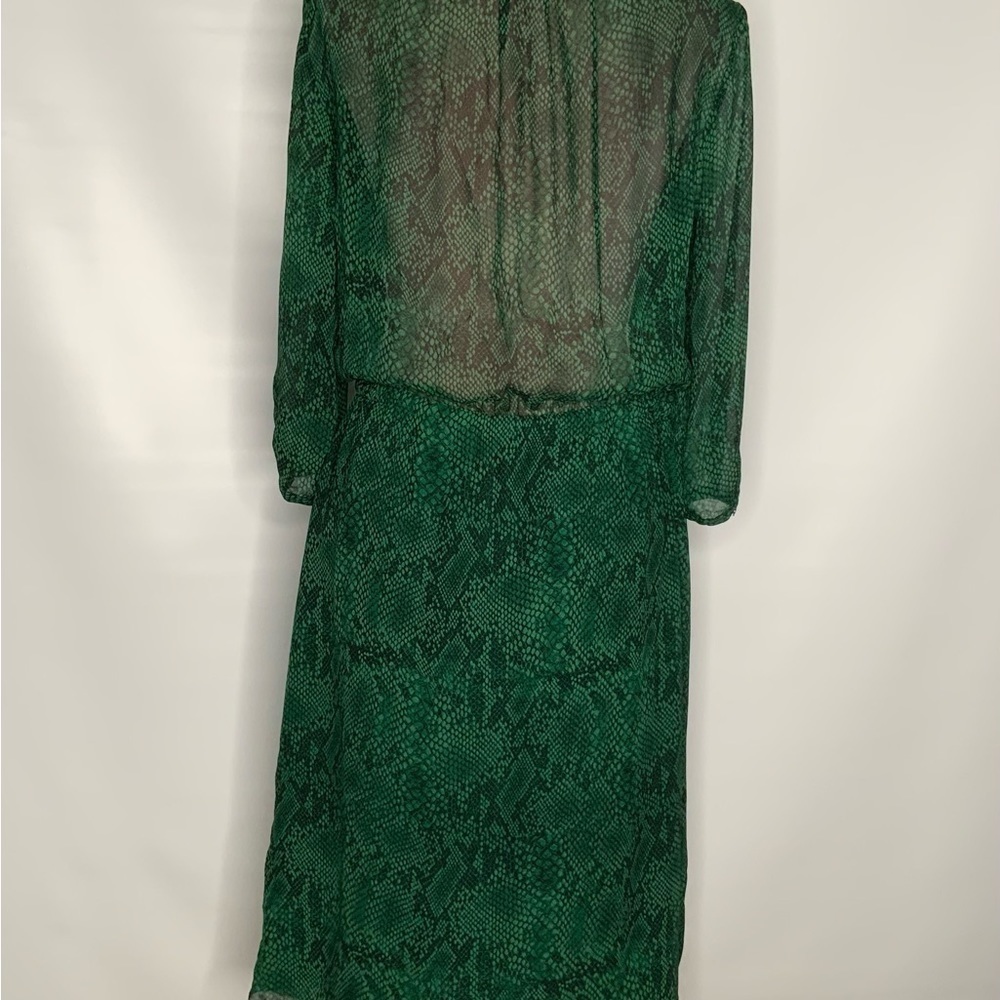 Aritzia BABATON 100% Silk Dress. - Picture 10 of 12